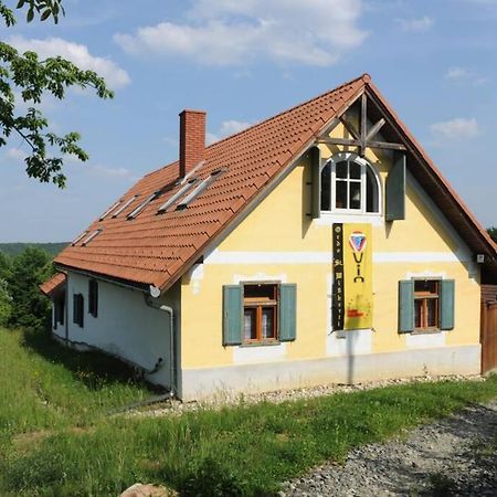 Stilvolles Landhaus Im Dreilaendereck Felsőszölnök Esterno foto
