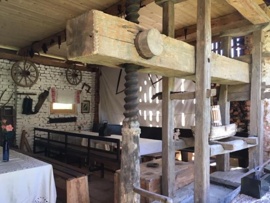 Stilvolles Landhaus Im Dreilaendereck Felsőszölnök Esterno foto